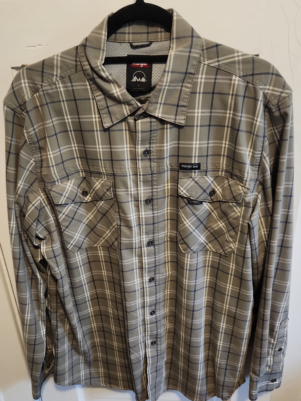 Wrangler Men's Plaid Button-Down - Large